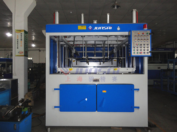 單頭厚片<a href=http://www.yzs-jsdjx.com/ target=_blank class=infotextkey>吸塑機</a>1.jpg